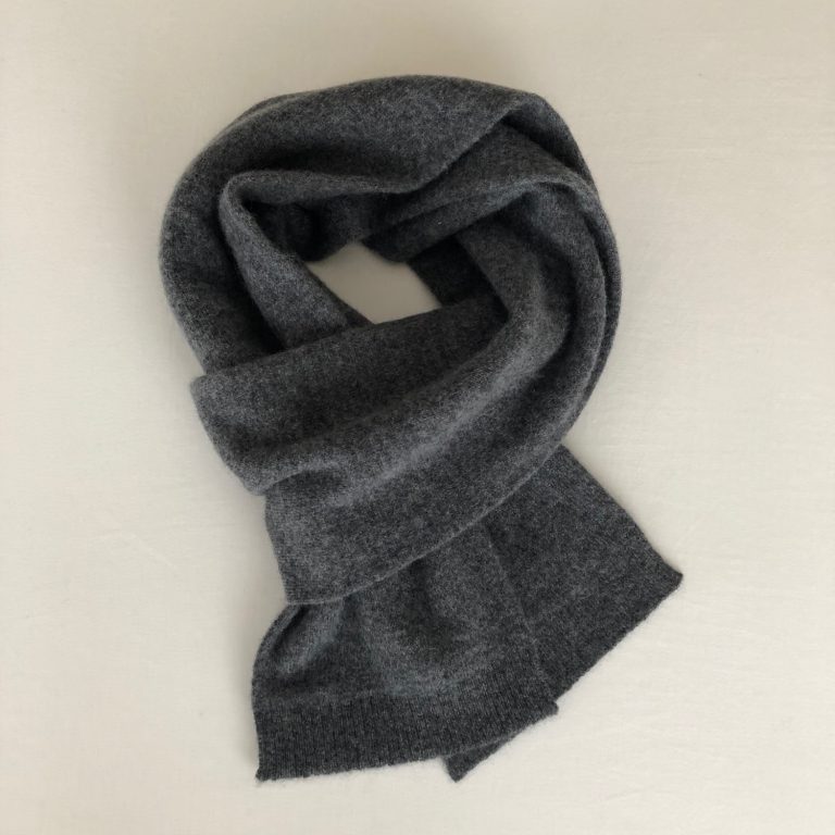 CASHMERE KNIT MINI STOLE