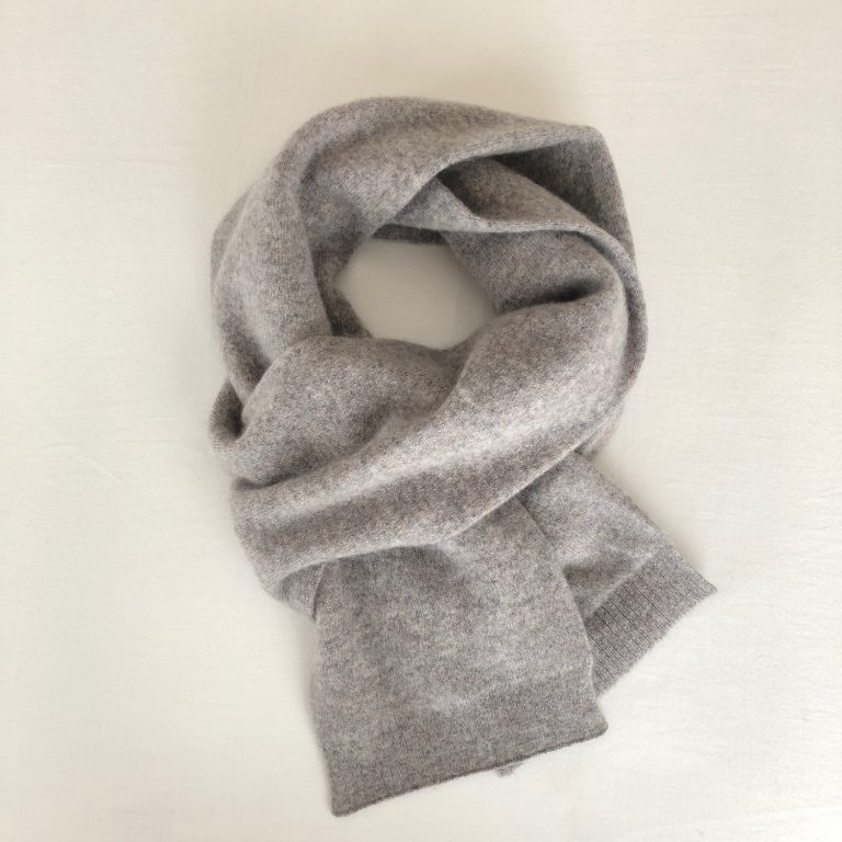 CASHMERE KNIT MINI STOLE