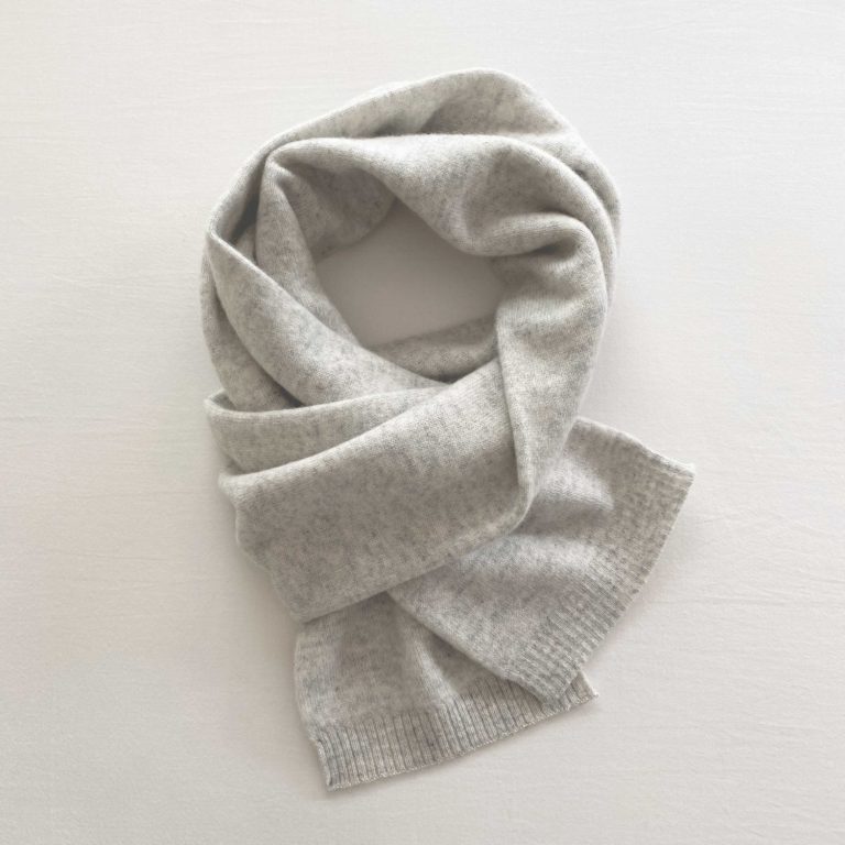 CASHMERE KNIT MINI STOLE