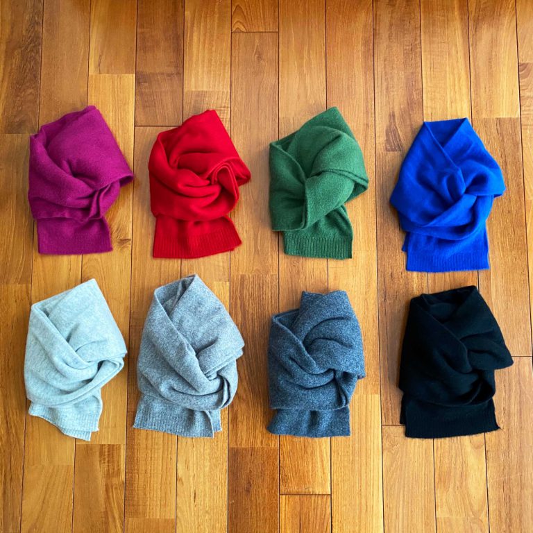 CASHMERE KNIT MINI STOLE